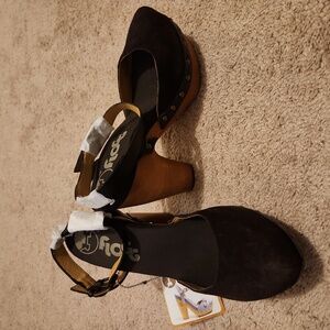 Women platform shoes